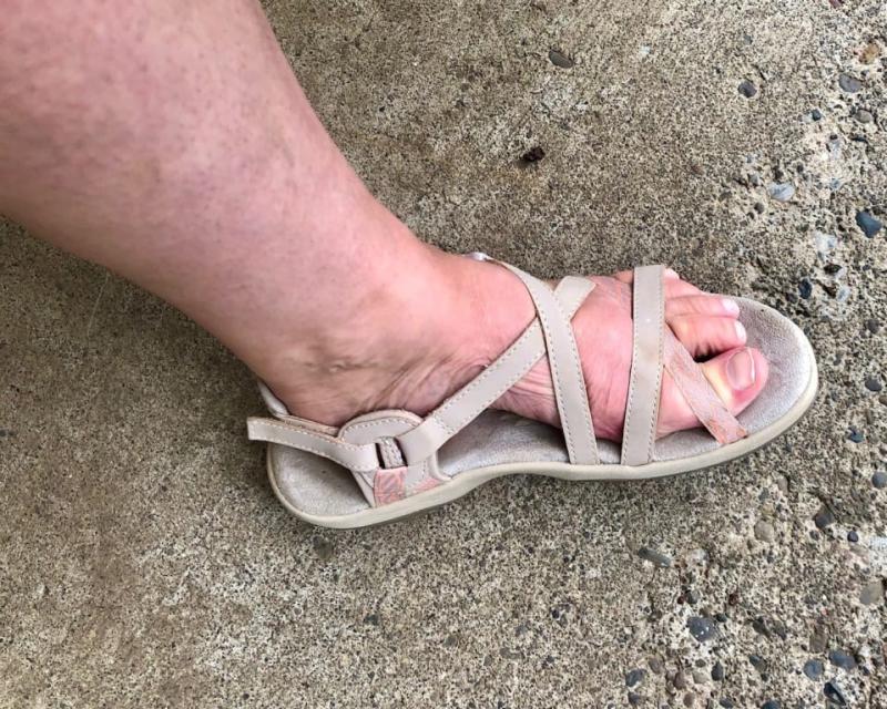 skechers staycation sandals
