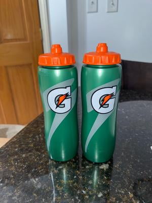 Gatorade 32 Oz Squeeze Water Sports Bottle - Pack of 2 - New Easy