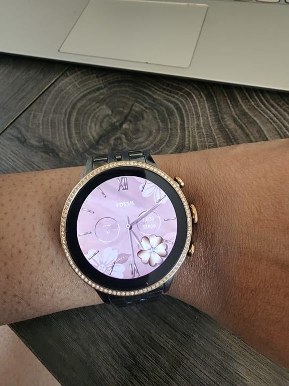  Fossil Women's Gen 6 42mm Stainless Steel and Silicone  Touchscreen Smart Watch, Color: Rose Gold, Purple (Model: FTW6080V) :  Clothing, Shoes & Jewelry