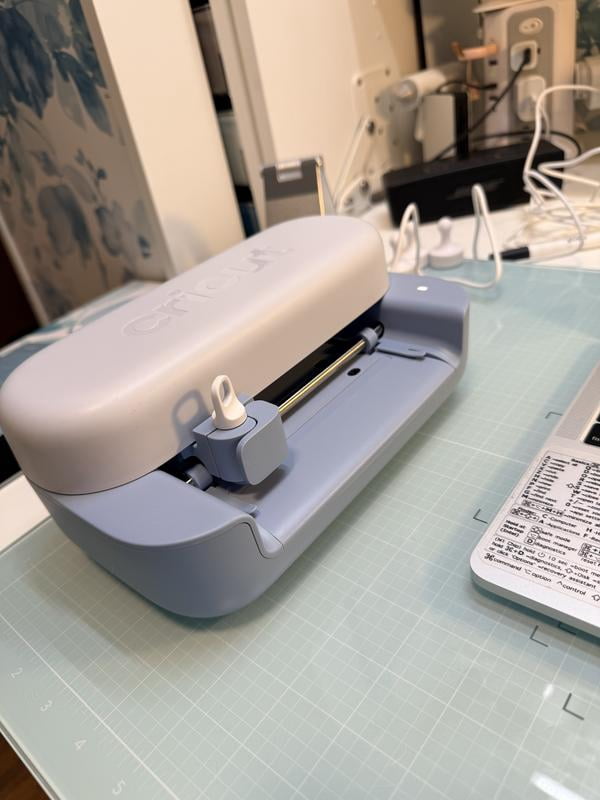 Cricut Joy 2 Starter Bundle, Blue - Portable Crafting Die-Cut