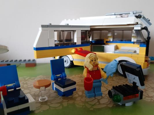 lego creator 3 in 1 sunshine surfer van