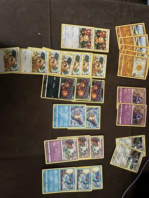 100 Assorted Pokemon Trading Cards with 7 Bonus Free Holo Foils -  Walmart.com