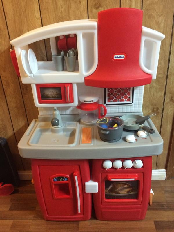 Little tikes store red kitchen