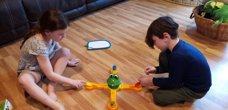 Mr Mouth Feed The Frog Classic Family Game Fly Flicking Fun Game For Kids Ages 5 Walmart Com Walmart Com