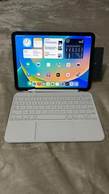 Apple, Magic Keyboard Folio, White, Detachable Two-Piece Design