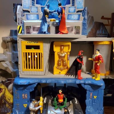 Batman Batcave Playset 3-in-1 with Exclusive 4-inch Action