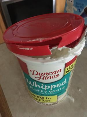 8 pack) Duncan Hines Whipped Fluffy White Flavored Frosting, 14 oz