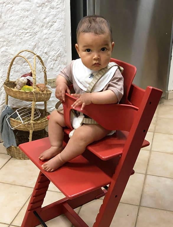  Tripp Trapp High Chair from Stokke, Natural - Adjustable,  Convertible Chair for Children & Adults - Includes Baby Set with Removable  Harness for Ages 6-36 Months - Ergonomic & Classic Design : Baby