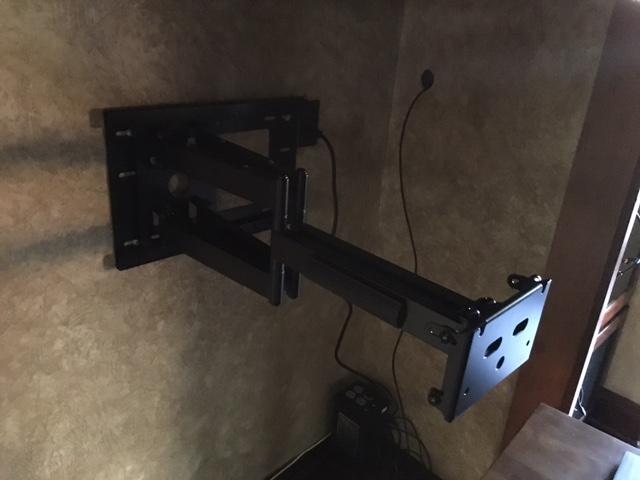 Full Motion Tv Wall Mount With 32 Inch Long Extension For 42 To 80 Tvs Com - Extra Long Swing Arm Tv Mount Full Motion Tv Wall Mount With 32 Inch Long Extension For 42 To 80 Tvs Com - Extra Long Swing Arm Tv Mount