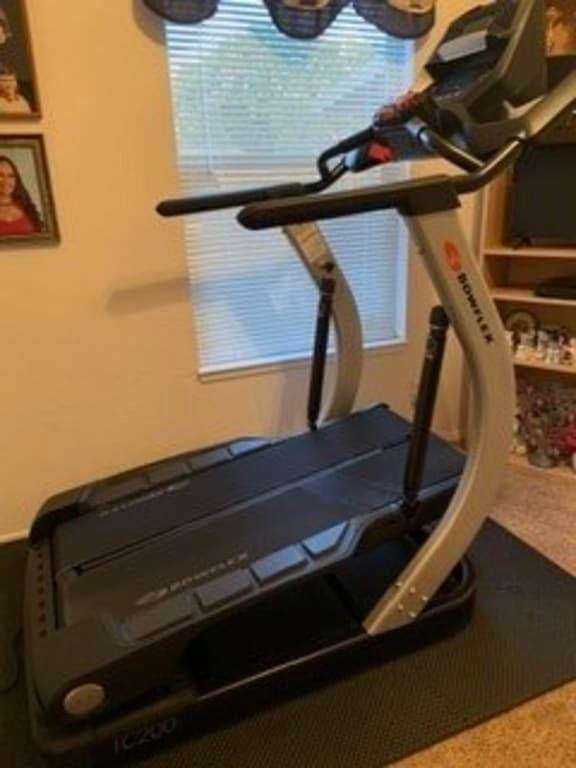 Bowflex TC200 Bluetooth Treadclimber syncs with Free Treadclimber