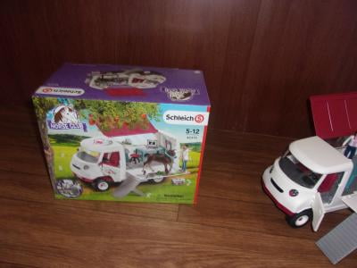 schleich ambulance