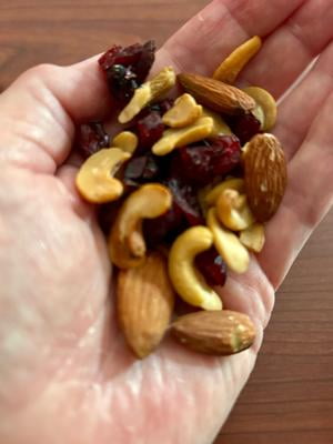 Great Value Cranberry Cashew Almond Trail Mix 24 oz Sweet Crunchy