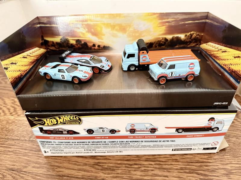 Hot Wheels Premium Collector Display Sets, 3 Cars & 1 Transporter