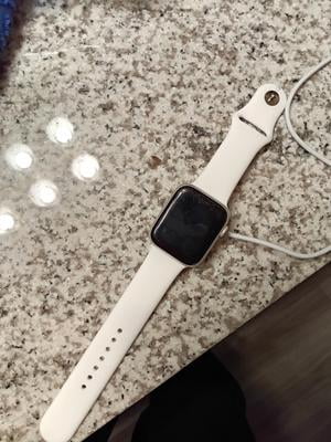 Customer reviews for Restored Apple Watch Series 4 (GPS + Cellular