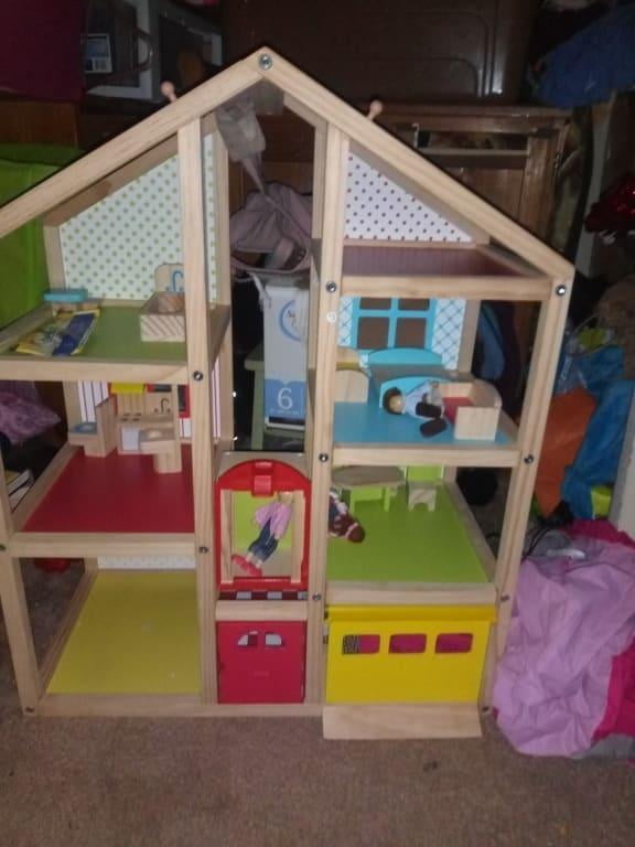 melissa and doug hi rise wooden dollhouse