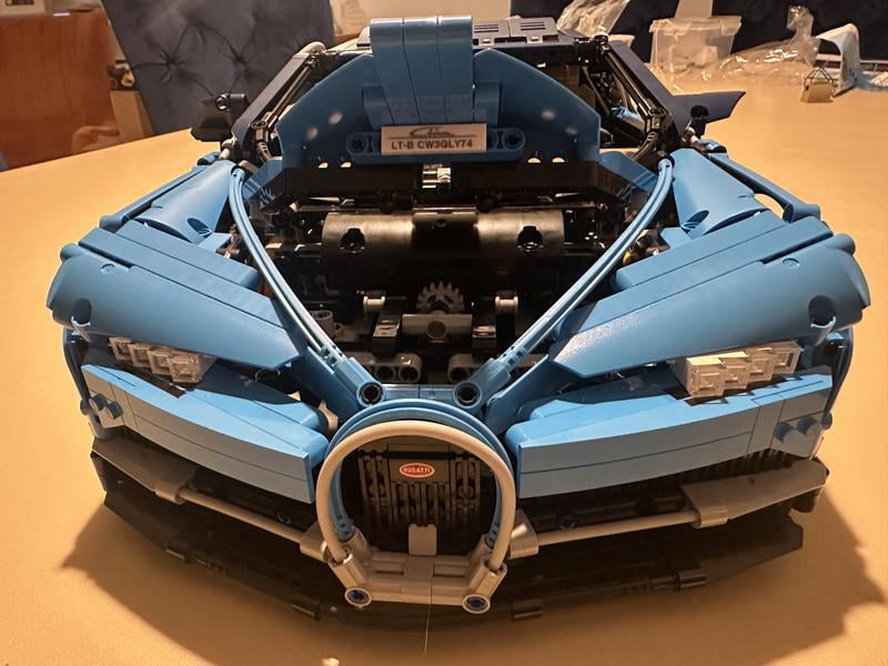 Lego Technic 42083 Bugatti Chiron Advanced Race Car Building Kit