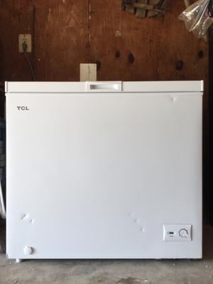 TCL 7.0 Cu. Ft. Chest Freezer, Garage Ready, White, with LED