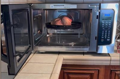 Toshiba 1.5 Cu. Ft. Stainless Steel Microwave with Air Fryer