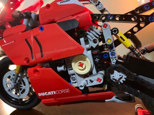 Teca LP77  Per Set Lego 42107 - Ducati Panigale V4 R – Showcase Lab 🇮🇹