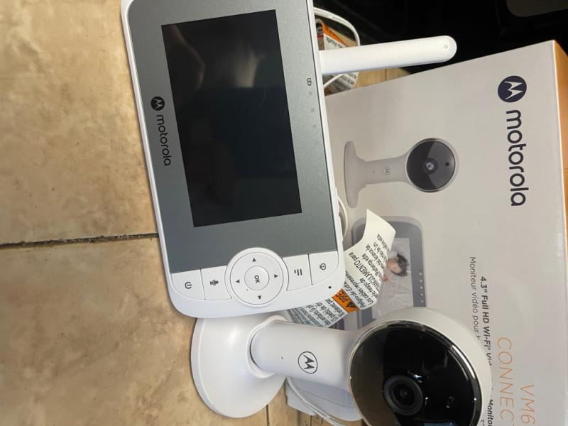 Motorola Nursery  VM 64-2connected baby monitor 2 camera set