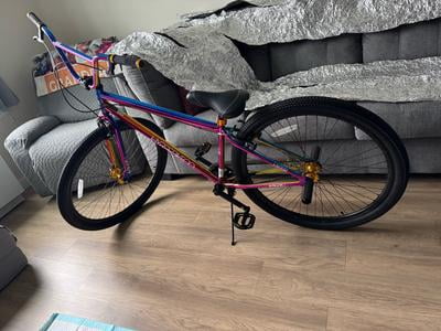 hyper bicycles 29in jet fuel bmx This Hyper Bicycles BMX Bike for Adults features custom jet fuel paint and a heavy Hyper Jet Fuel E-Ride BMX