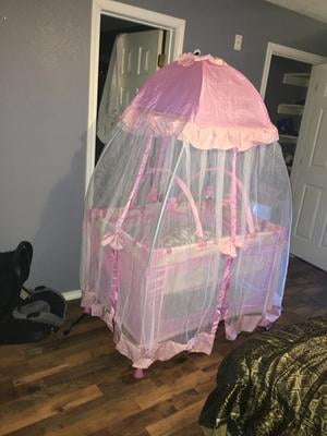 big oshi playard with mosquito net in pink