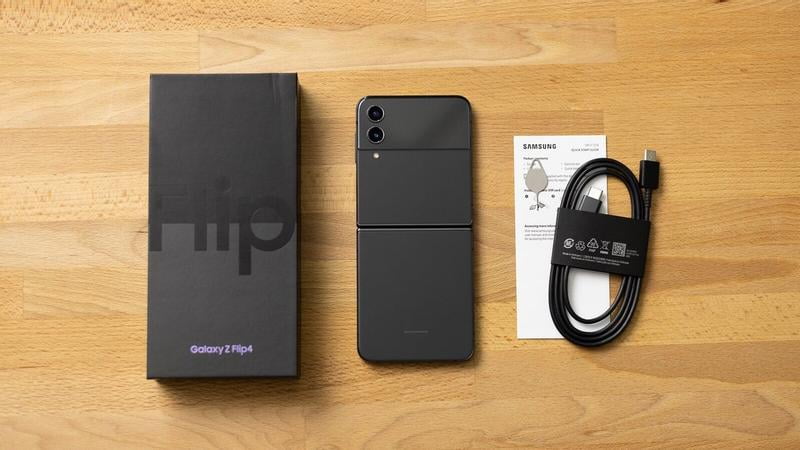 SAMSUNG Galaxy Z Flip 4, Unlocked 128GB Android Phone, Flex