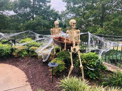 Halloween Skeletons Carrying Coffin 2022 Way To Celebrate Halloween Skeleton Duo Carrying Coffin 5 Walmart Com