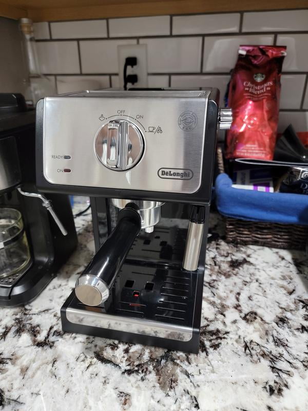 De'Longhi ECP3220 15-Bar Pump Espresso and Cappuccino Machine