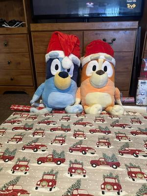 アメリカ購入　ブルー イ　ぬいぐるみ サンタ帽子と王冠 2ft Bluey, Jumbo Plush with Santa Hat - Walmart.com