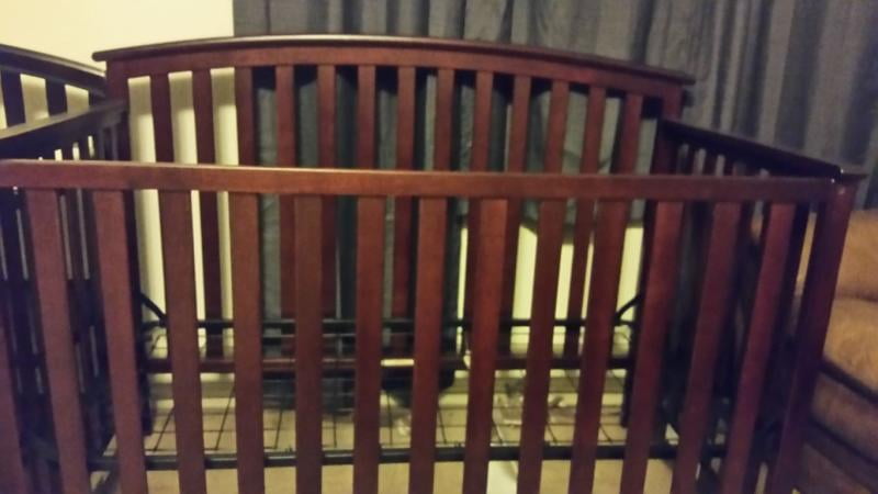 graco freeport convertible crib cherry