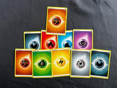 Pokmon Collectors Trading Game: Assorted Lot of 50 Single Cards from Any  Series - Walmart.com