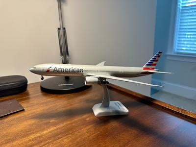 Hogan Wings 1-200 Commercial Models HG10512G American Airlines