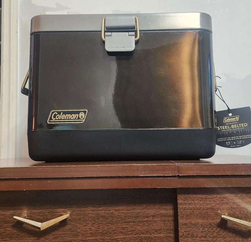 Coleman -  20QT タンカラー Coleman 1900 Collection™ 20-Quart Steel Belted® Cooler