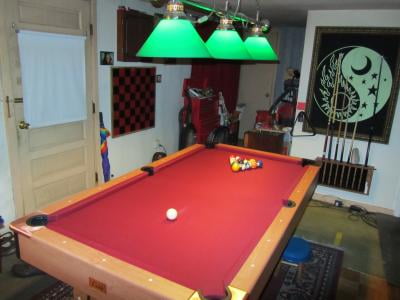 Minnesota Fats Billiard Table With Ball Return System Light Cherry Finish