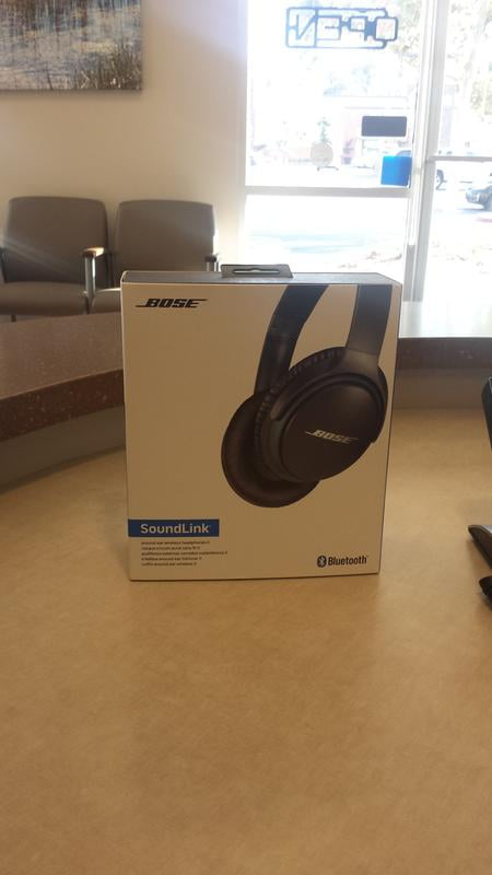 Bose SoundLink Around Ear Wireless Bluetooth Headphones II Bose SoundLink Around Ear Wireless Bluetooth Headphones II