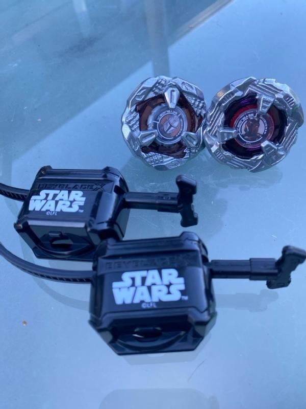 Hasbro Beyblade X Star Wars The Mandalorian 3-60F Attack & Moff