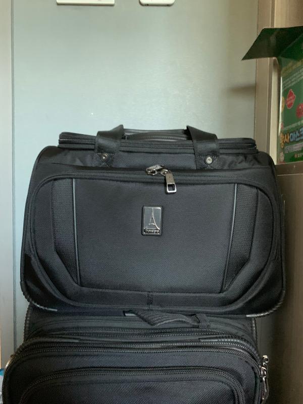 travelpro crew versapack deluxe tote travel tote