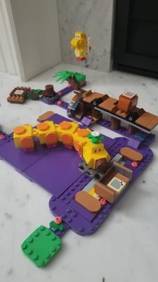 Wiggler lego outlet