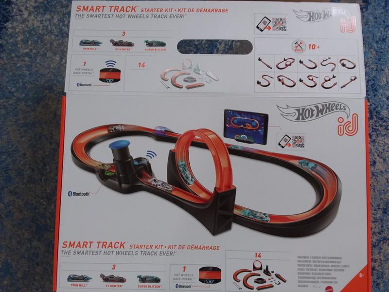 Hot Wheels id Smart Track Starter Kit 3 Exclusive Cars Hot Wheels Race Portal 