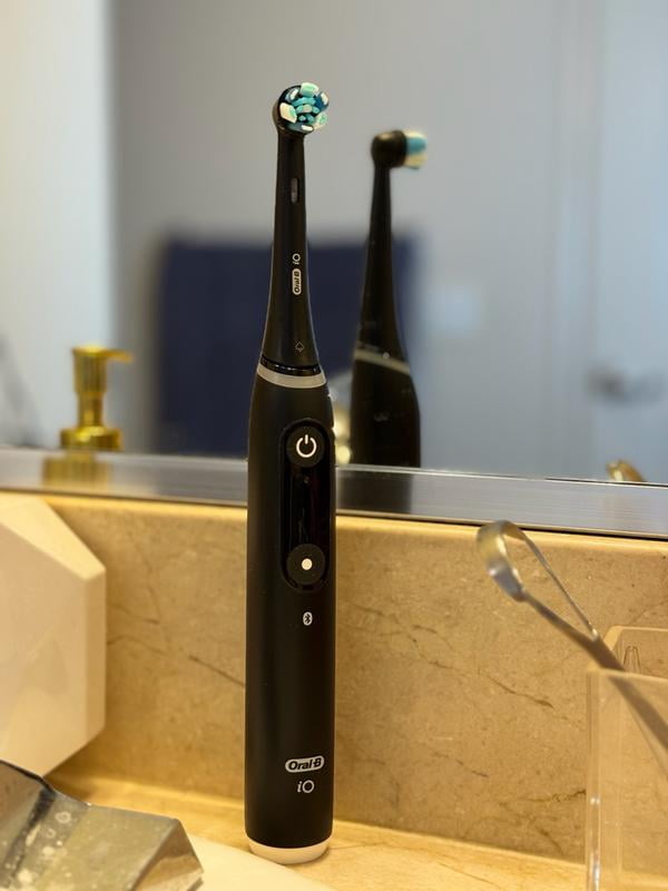 Oral-B iO Series 6 Electric Toothbrush with (1) Brush Head, Gray