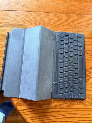 Open Box Apple MDFV4LL/A Magic Keyboard for iPad Air 11-inch (M3