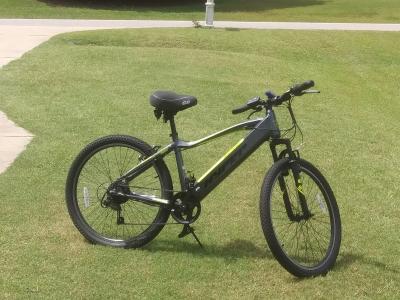 Hyper E Ride Electric Mountain Bike 26 Inch Wheels 36 Volt