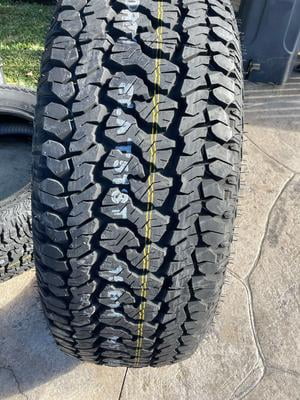 Kumho Road Venture AT51 All-Terrain Tire - 275/60R20 114T