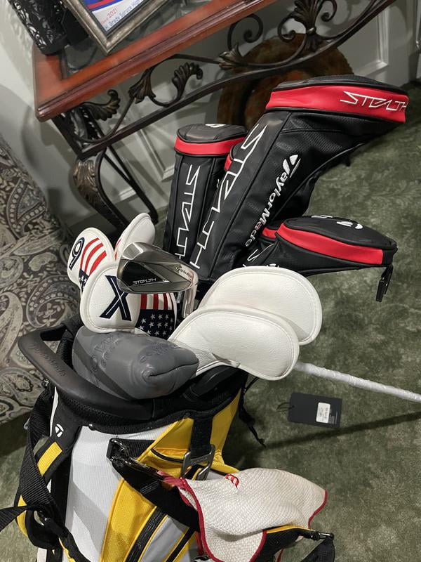 Fers TaylorMade Stealth Lady – 5-PW + AW – Graphite Aldila Ascent – Neuf