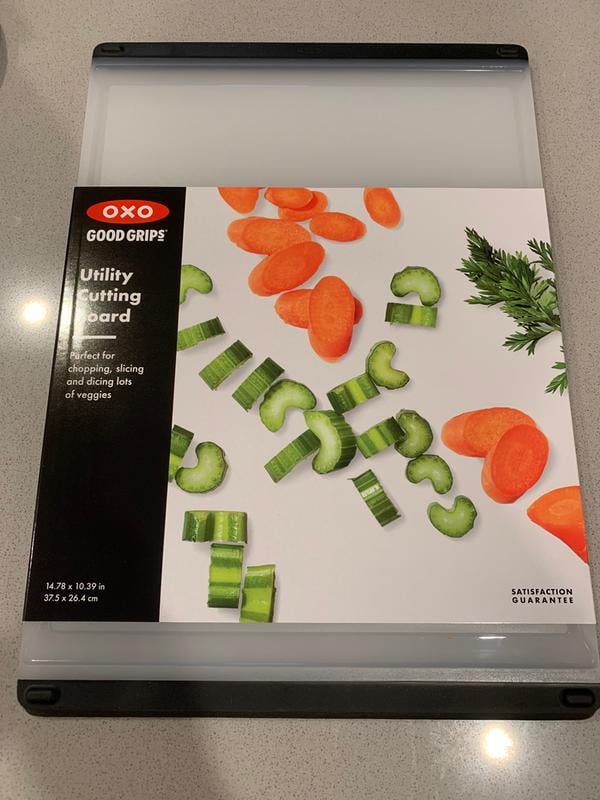 OXO Good Grips 2-Piece Plastic Cutting Board Set (Pack of 1),Clear & Good  Grips Collection Bag Clip, 4 Piece All-Purpose Set, Red/Orange/Green/Blue
