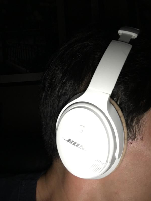 Bose SoundLink Around Ear Wireless Bluetooth Headphones II Bose SoundLink Around Ear Wireless Bluetooth Headphones II