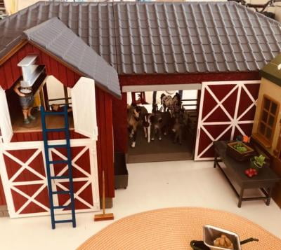 schleich red barn