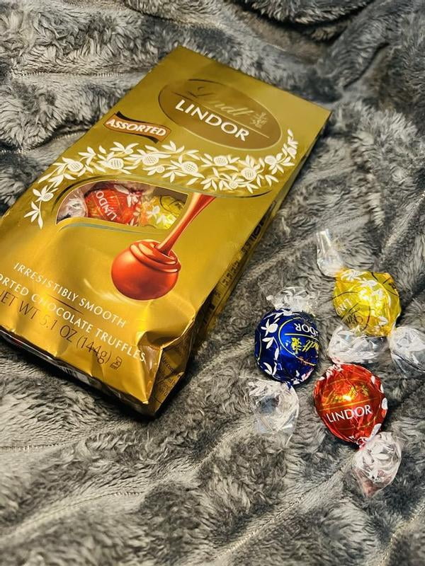 6 pack) Lindt Lindor Assorted Chocolate Candy Truffles, 5.1 oz