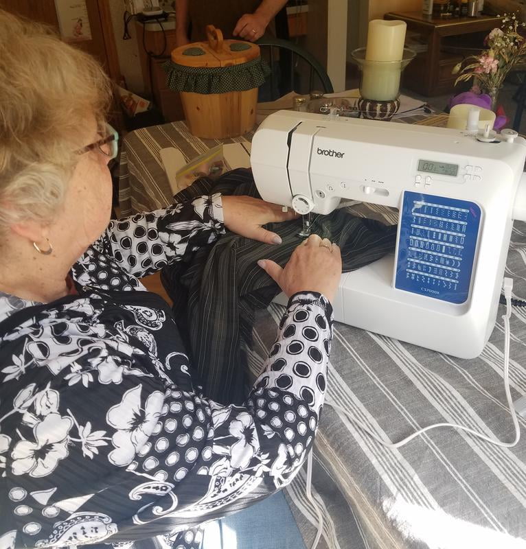 Brother CS7000X Computerized Sewing and Quilting